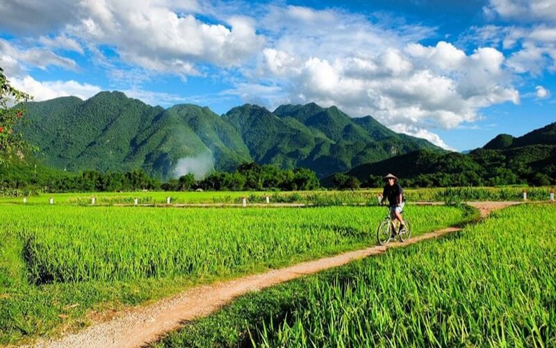 Cycling in Mai Chau